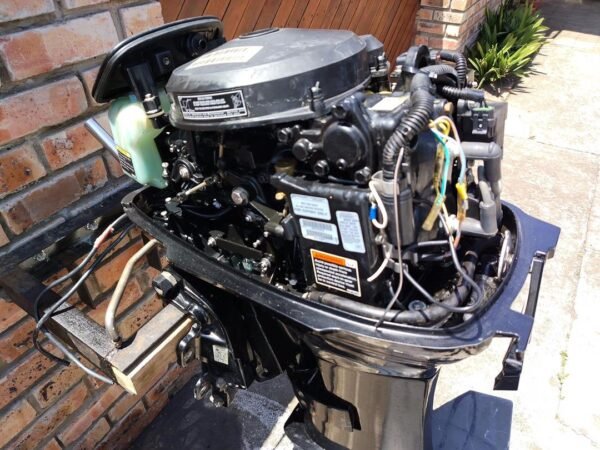 Mercury 40HP Outboard Engine - Image 5