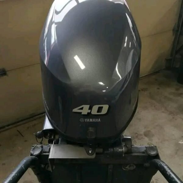 Yamaha 40HP Four-Stroke Outboard Engine - Image 3