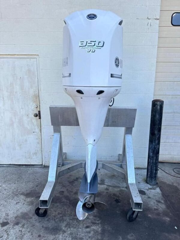 Yamaha F350 V8 Outboard Engine